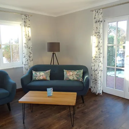 Kastanienallee 酒店 4*