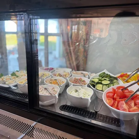 Kastanienallee 酒店 4*