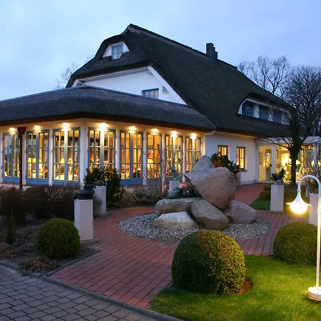 Kastanienallee 4*